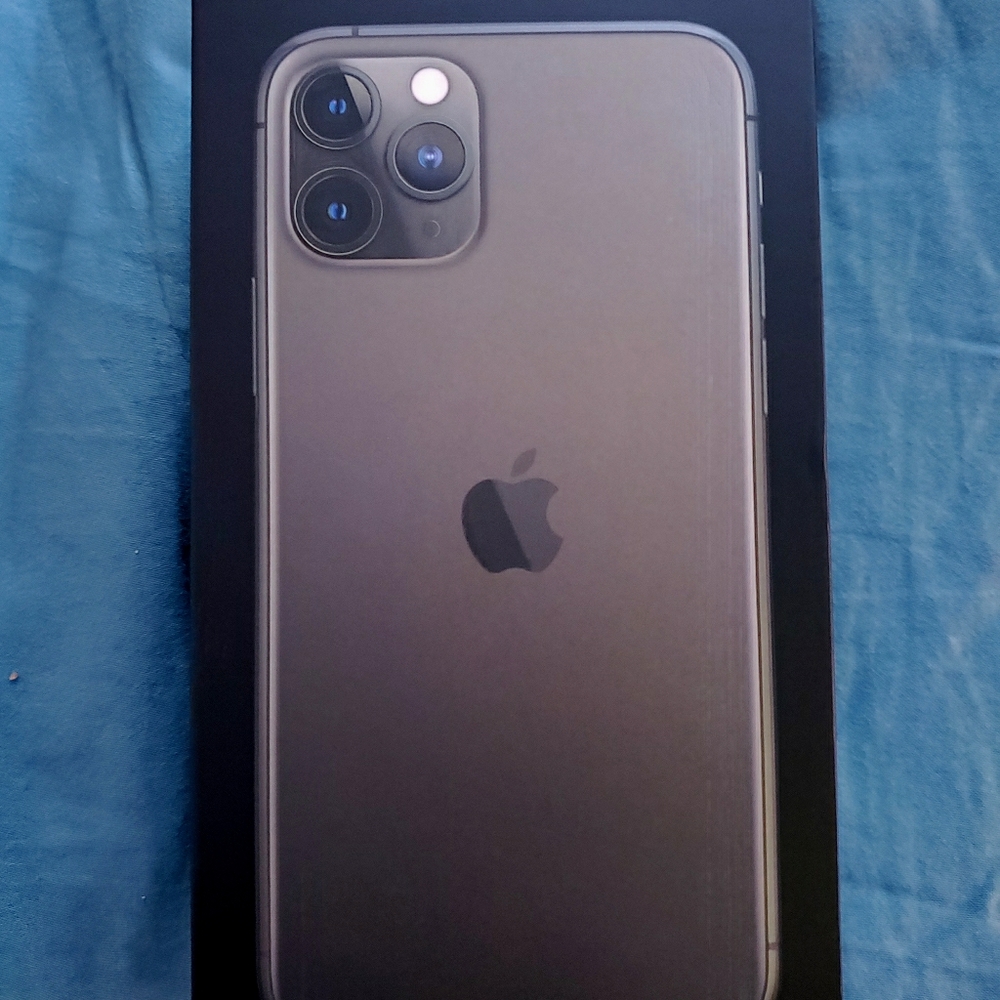 New iPhone 11 Pro / 64GB/ Unlocked / Space Gray